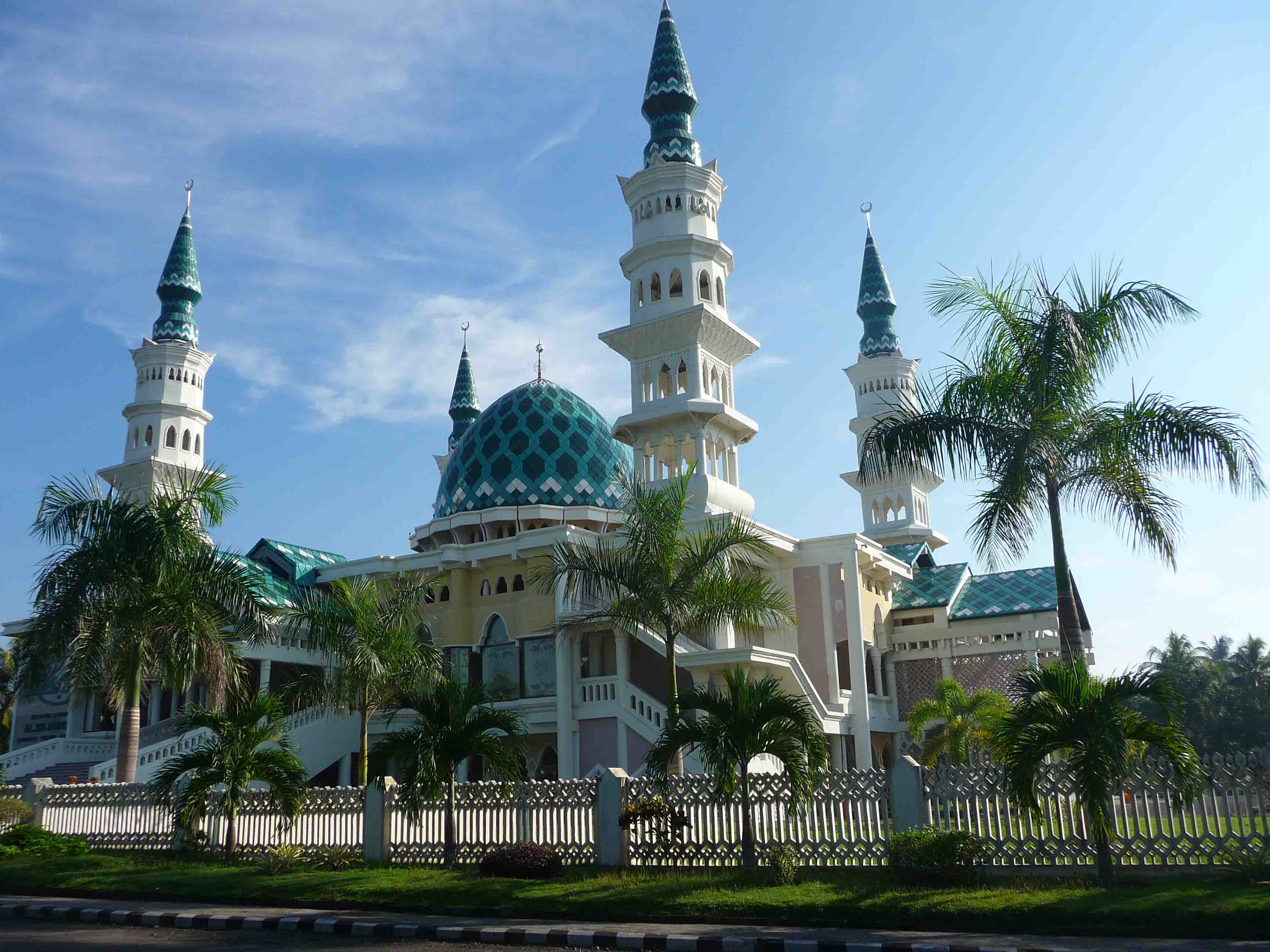 Kelip Cahaya di Tengah Mataram, Pulau Seribu Masjid yang Indah nan Mempesona