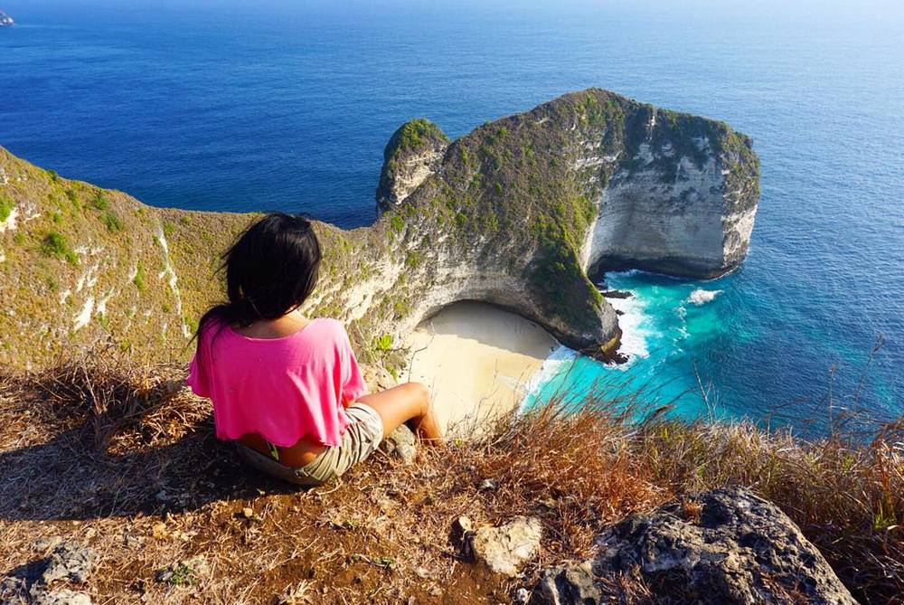 Udah Bosen Traveling di Bali yang Itu-itu Aja? Saatnya Kamu ke Nusa Penida yang Gak Kalah Indahnya