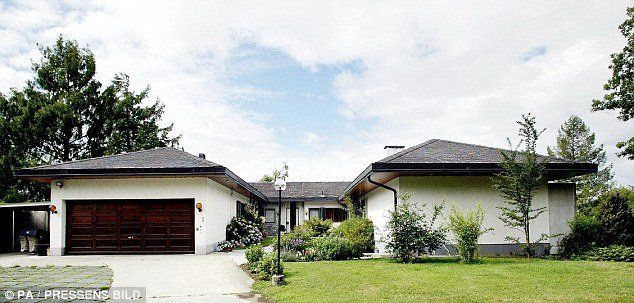 Rumah Ingvar yang biasa aja di Swiss.