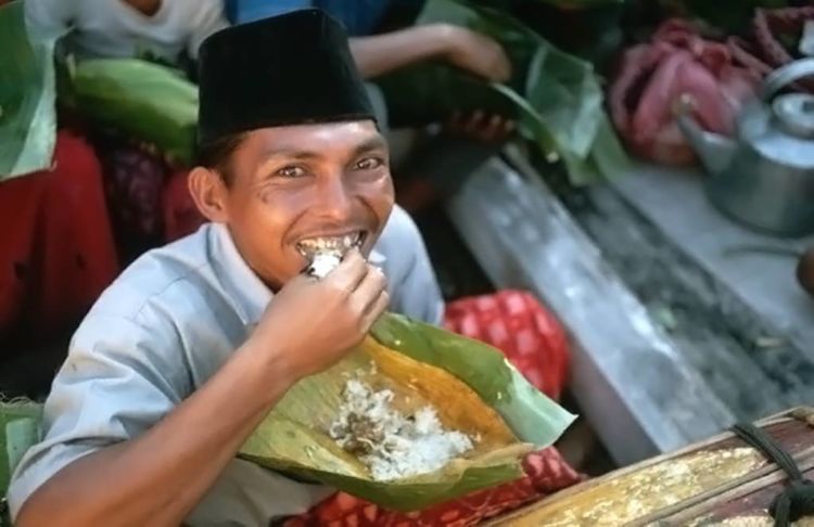 makan dengan tangan