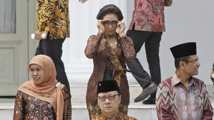 6 Wanita yang Membuat Cowok Semakin Suka Mengikuti Berita Politik. Rugi Kalau Nggak Kenal Mereka!