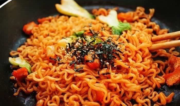 Samyang, Mie Instan Korea yang Pedasnya Kelewatan. Sampai Ada Samyang Challenge yang Hits di Instagram!