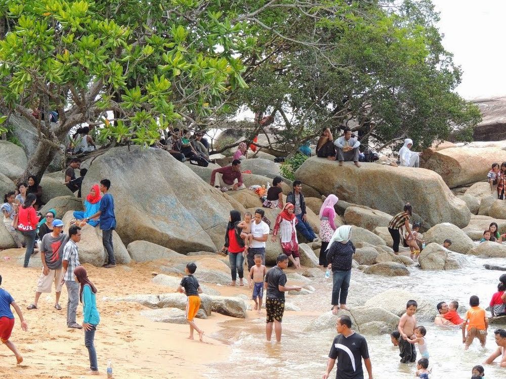 Sekali-kali Yuk Main Ke Kalimantan Barat, 5 Destinasi Seru Ini Dapat Membuatmu Terhipnotis Akan Keindahan Alamnya