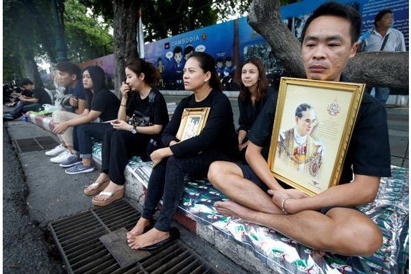 Sepeninggal Rajanya, Thailand Larut Dalam Duka. Kalau Punya Rencana Liburan ke Sana, Mending Ditunda!