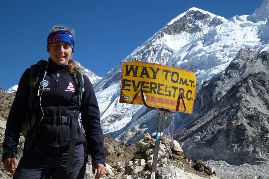 Alyssa Azar, Gadis 19 Tahun Ini Menjadi Pendaki Wanita Termuda yang Meraih Puncak Tertinggi di Dunia!