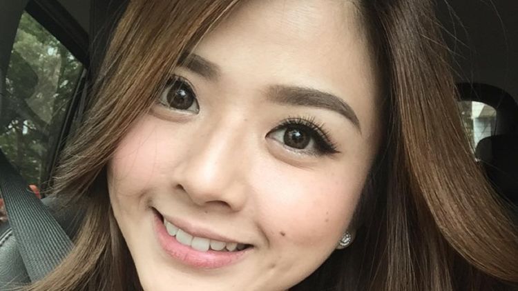 Ternyata, Aturan Dasar Selfie yang Bagus Ada di 7 Trik Make-Up Ini. No Edit, No Filter!