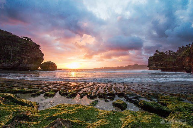 5 Pantai yang Wajib Dikunjuni di Malang