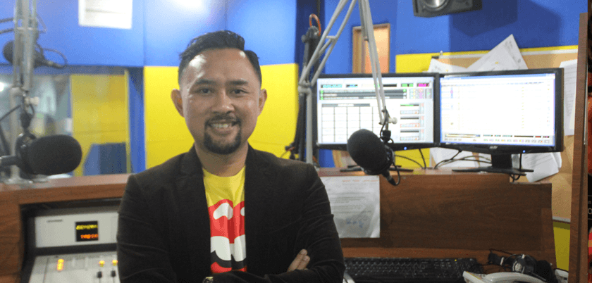 Tips dan Trik Jitu Menjadi Seorang Penyiar Radio yang Kece Abis