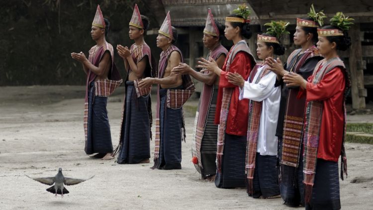 Meski Bukan Batak Asli, Beliau Tetap yang Terbaik