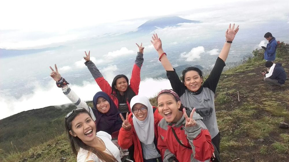 Alasan yang Membuat Wanita Pecinta Hiking Terlihat Menarik