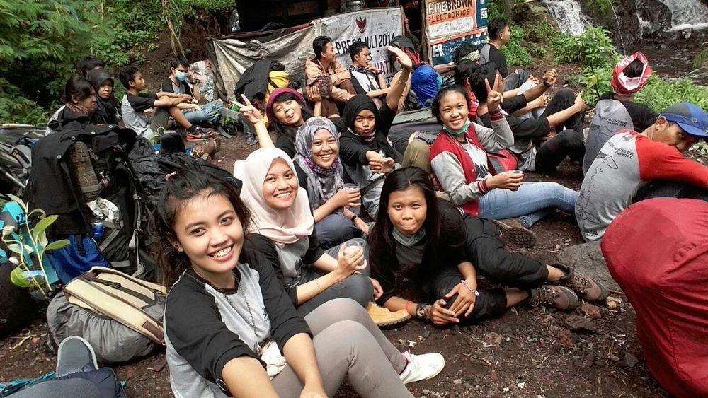 Alasan yang Membuat Wanita Pecinta Hiking Terlihat Menarik