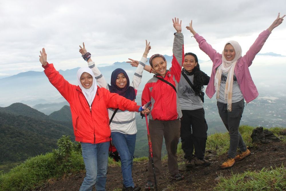 Alasan yang Membuat Wanita Pecinta Hiking Terlihat Menarik