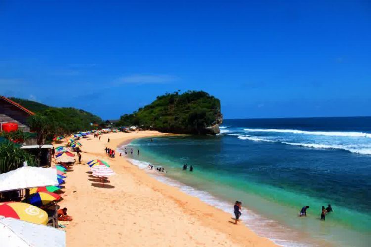 ini pantai Indrayanti di Gunungkidul