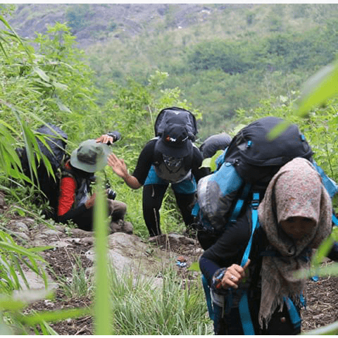 Alasan yang Membuat Wanita Pecinta Hiking Terlihat Menarik