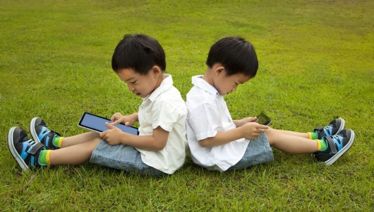 tablet-phone-kids