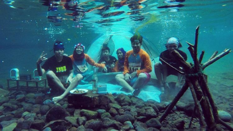 7 Surga Sumber Air Tawar Ini Gak Kalah Keren sama Pantai. Wajib Coba kalau ke Malang!