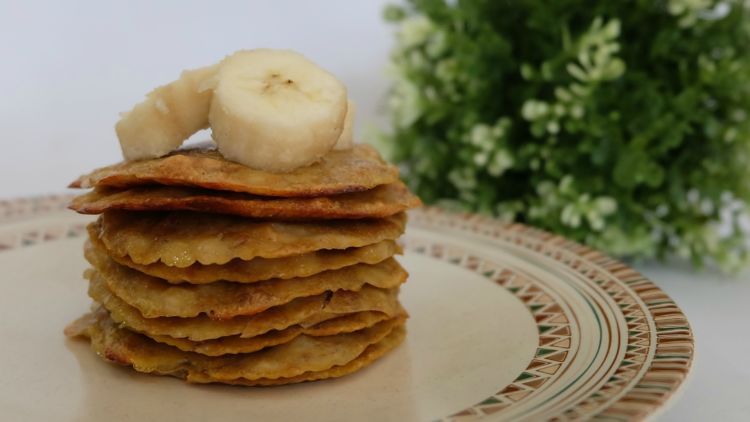 Resep Pancake Pisang yang Lezat Ini Hanya Butuh 4 Bahan Saja!