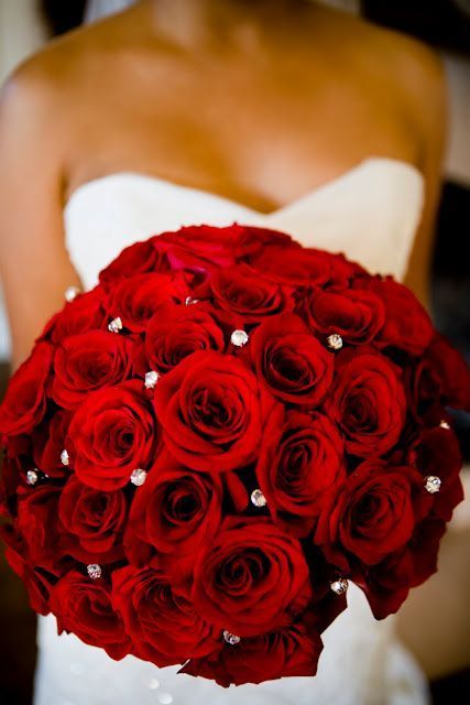 9 Macam Bunga  yang Identik dengan Pernikahan Dengannya 