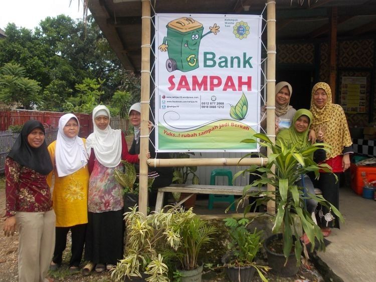 Bisnis menguangkan kumpulan sampah