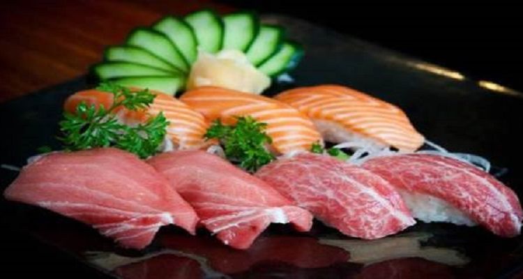 Rela Ngantri Demi Sushi di Sini!