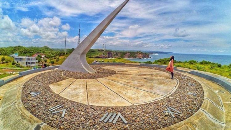 Gunungkidul Nggak Cuma Pantai Aja, Jam Matahari Ini Juga Istimewa. Kamu Harus Segera ke Sana!