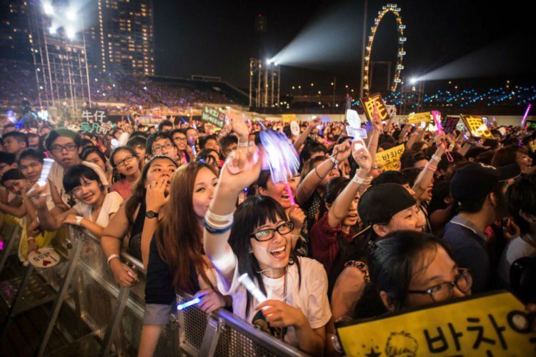 fans Singapura