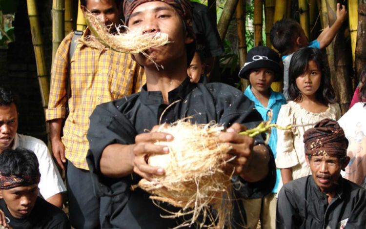 Akrab dengan warga Banten