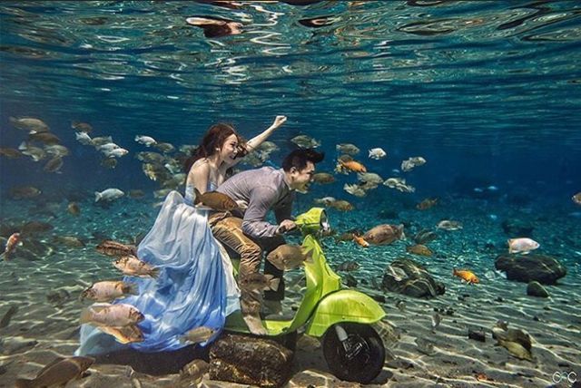 Underwater Prewedding