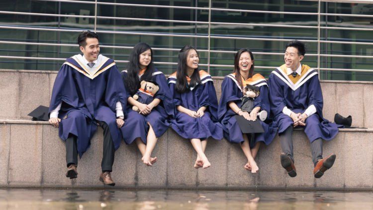 Gaya Foto Wisuda