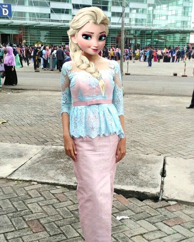 Elsa abis wisuda