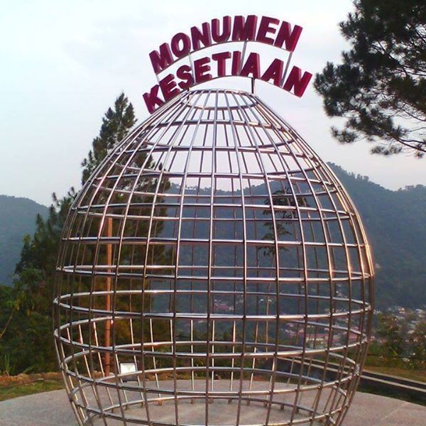 kenalan dulu, ini namanya Monumen Kesetiaan