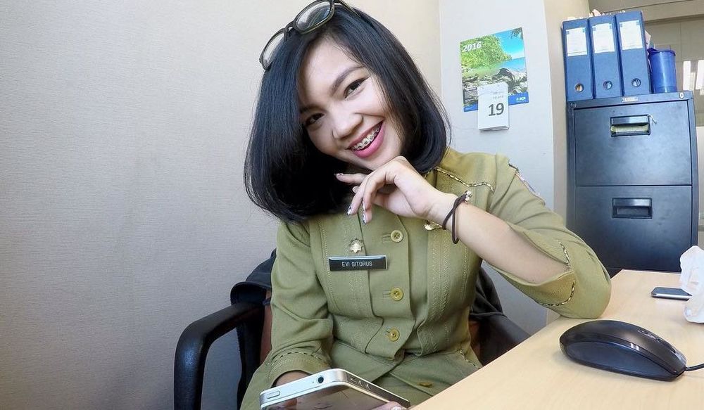 19 Potret PNS Cantik yang Pasti Bikin Cowok Betah di 