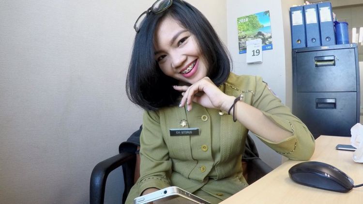 19 Potret PNS Cantik yang Pasti Bikin Cowok Betah di Kantor. Apa Kabar Ujian CPNS Kemarin?