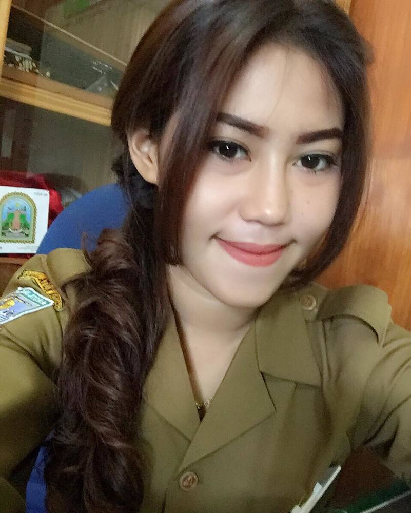 19 Potret PNS Cantik Yang Pasti Bikin Cowok Betah Di Kantor Apa