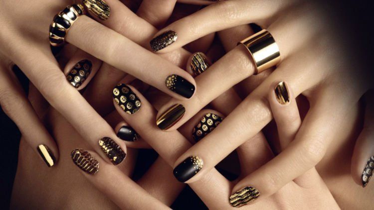 Bosan dengan Nail Art atau Kuteks yang Itu-itu Saja? Coba Tren Nail Art untuk Winter Ini!