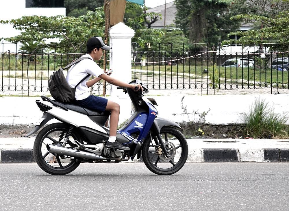 Pengendara Belum Cukup Usia Makin Marak di Indonesia. Ironisnya, Banyak Orang Tua Memperbolehkan