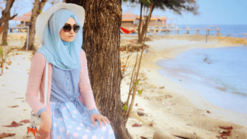 9 Tips Baju Liburan untuk yang Berhijab. Nyaman Tanpa Terlihat Rempong