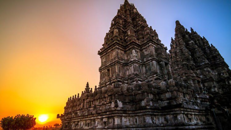 Begini Kondisi Reruntuhan Candi Prambanan Saat Pertama Ditemukan. Hancur dan Begitu Mengenaskan!