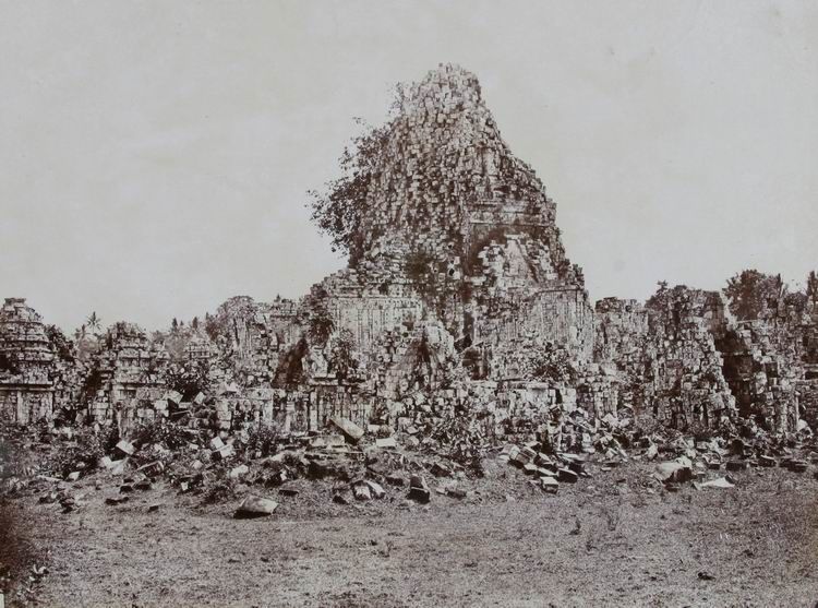 reruntuhan candi sewu