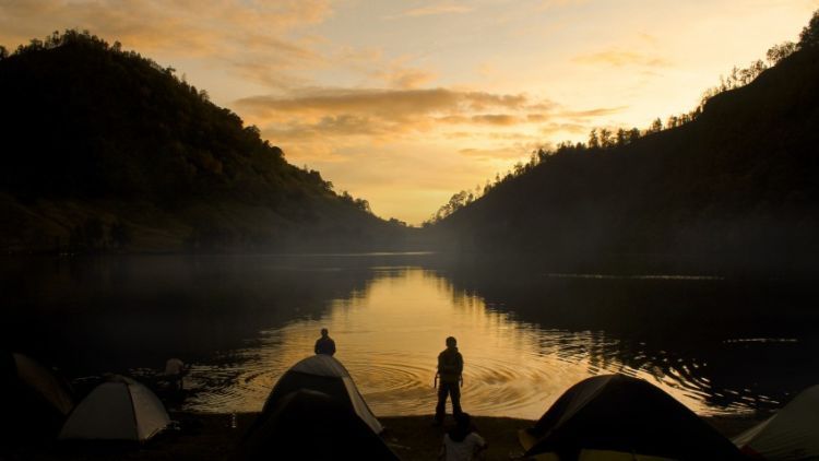 Kisah Horor Tentang Hantu ‘Sugus’ yang Menemani di Ranu Kumbolo. Serem Banget Sih