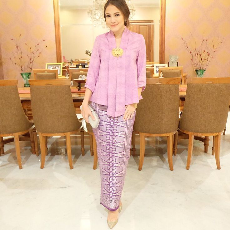 kebaya ibu