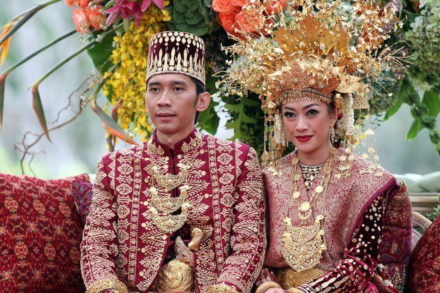 7 Busana Pengantin Daerah  Nusantara Kenali Dulu Siapa 