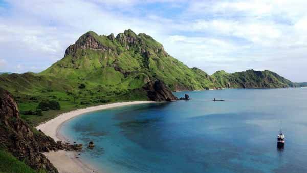 padar island