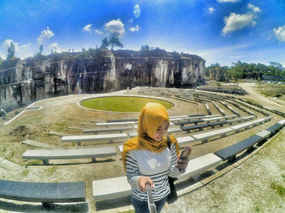 Tebing Breksi Prambanan, Bekas Tambang yang Nge-hits Buat Selfie. Cari Jodoh Yuk Di Sini!