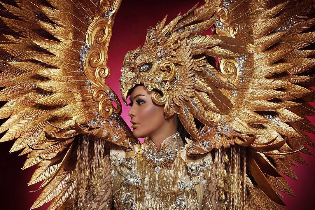 Ini Dia ‘Garuda’ – National Costume yang Dipakai Wakil Indonesia Di Miss Universe 2017