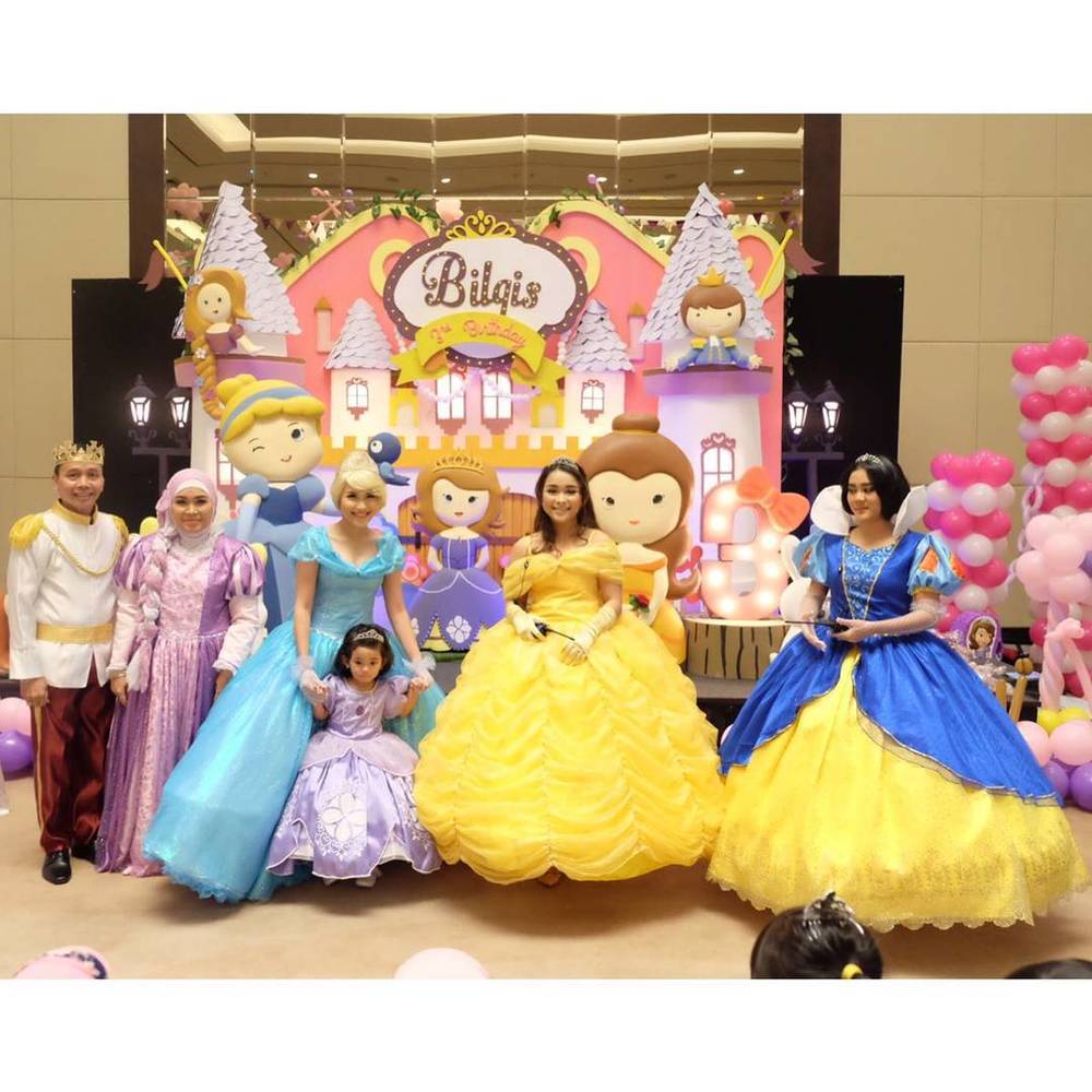 Meski Kena Gunjingan Juga, Pesta Ultah Bilqis ala Disney dan Princess Sofia Ini Tetap Sweet Lho