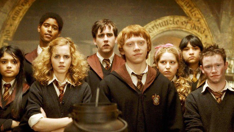 Nggak Semua Orang Suka Harry Potter Lho, Rapper Belgia Ini Malah Sindir JK Rowling Lewat Lagunya