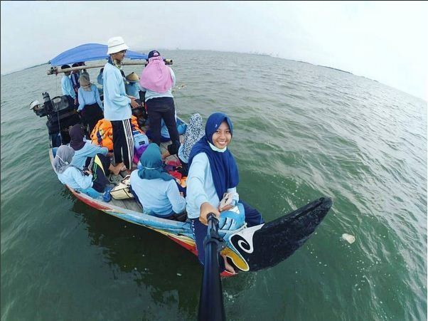 anak perikanan lagi praktikum laut