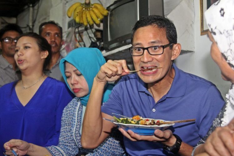 orang penting makan diwarteg dianggap luar biasa