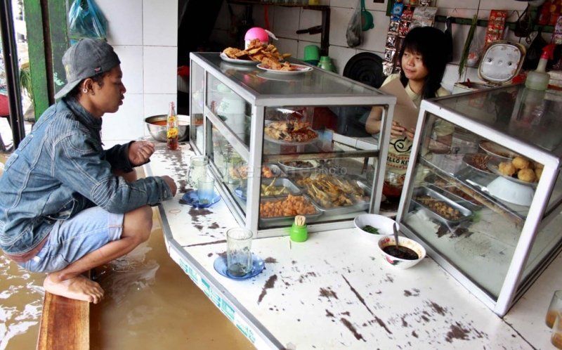 Dari Tegal Sampai Mendunia, Ini 15 Fakta Unik Tentang Warteg yang Orang Indonesia Harus Tahu